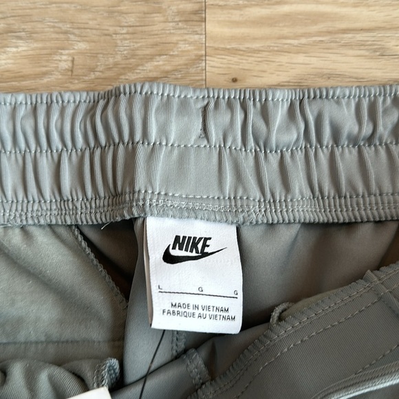 Mens
Nike Circa Pant Particle Grey size large - Picture 10 of 16